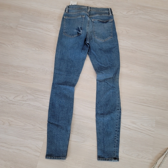 FRAME Le High Distressed Skinny Jeans 24 - Picture 3 of 16